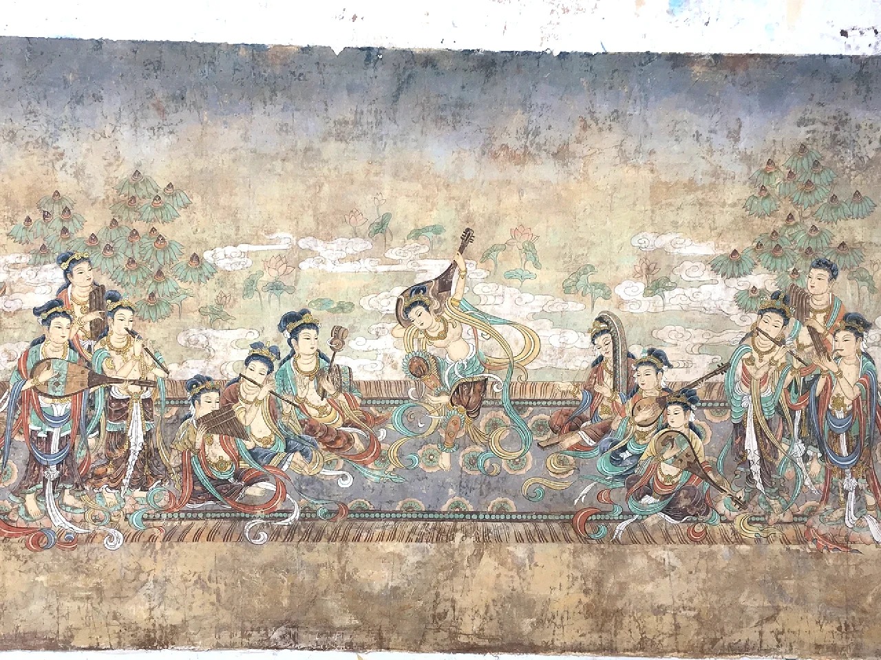 反弹琵琶壁画